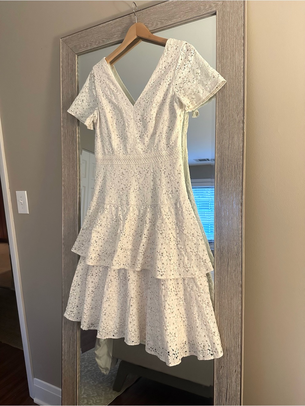 Gal Meets Glam Ivory Lace Tiered Midi Dress Bridal Size 10 Medium